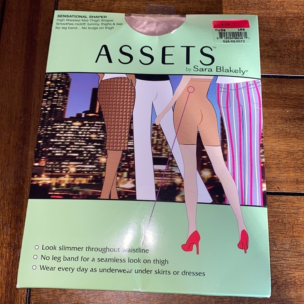 Assests by Sara Blakey new without tags shaper